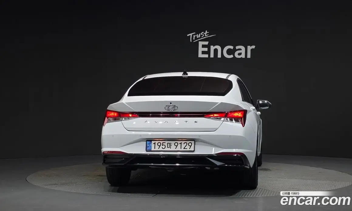 Hyundai Avante 2022 1.6 автомат (гидро), фото 4