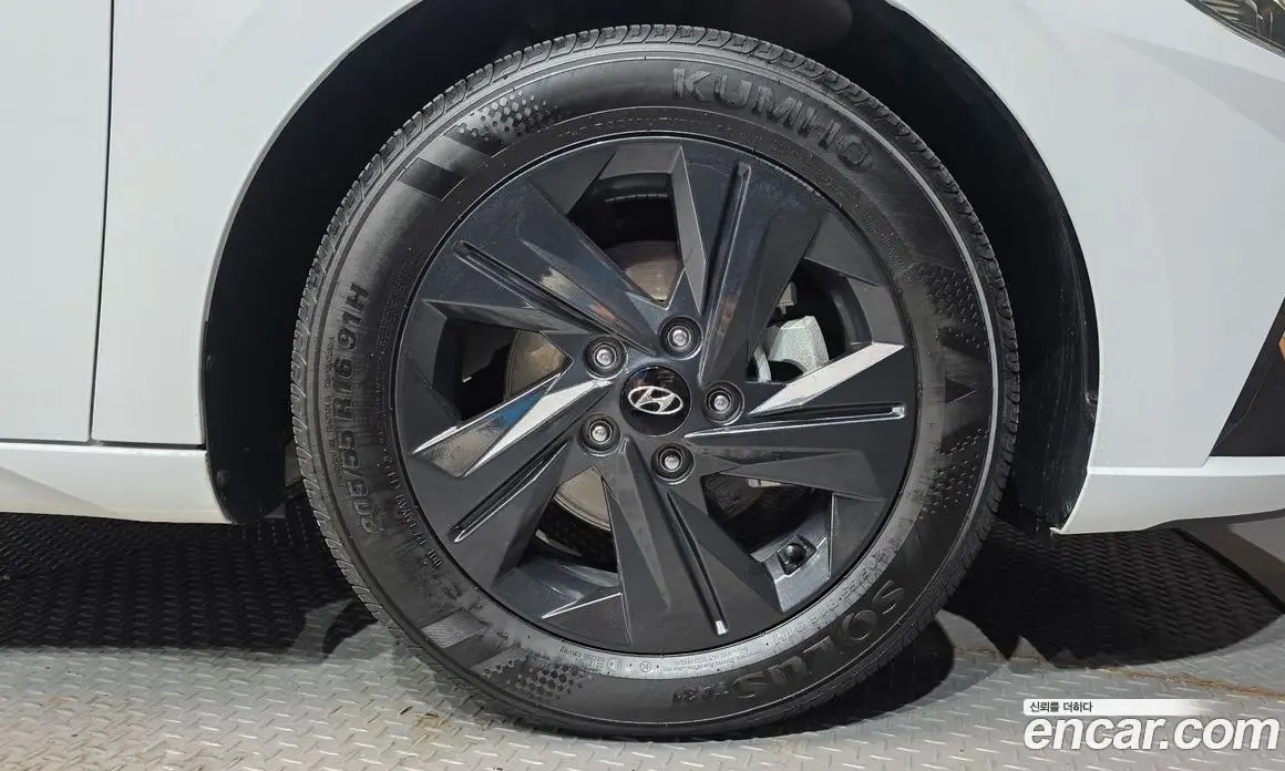 Hyundai Avante 2022 1.6 автомат (гидро), фото 5
