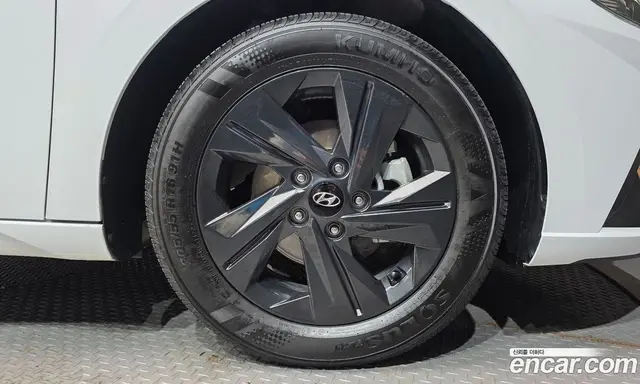 Hyundai Avante 2022 1.6 автомат (гидро), миниатюра 5
