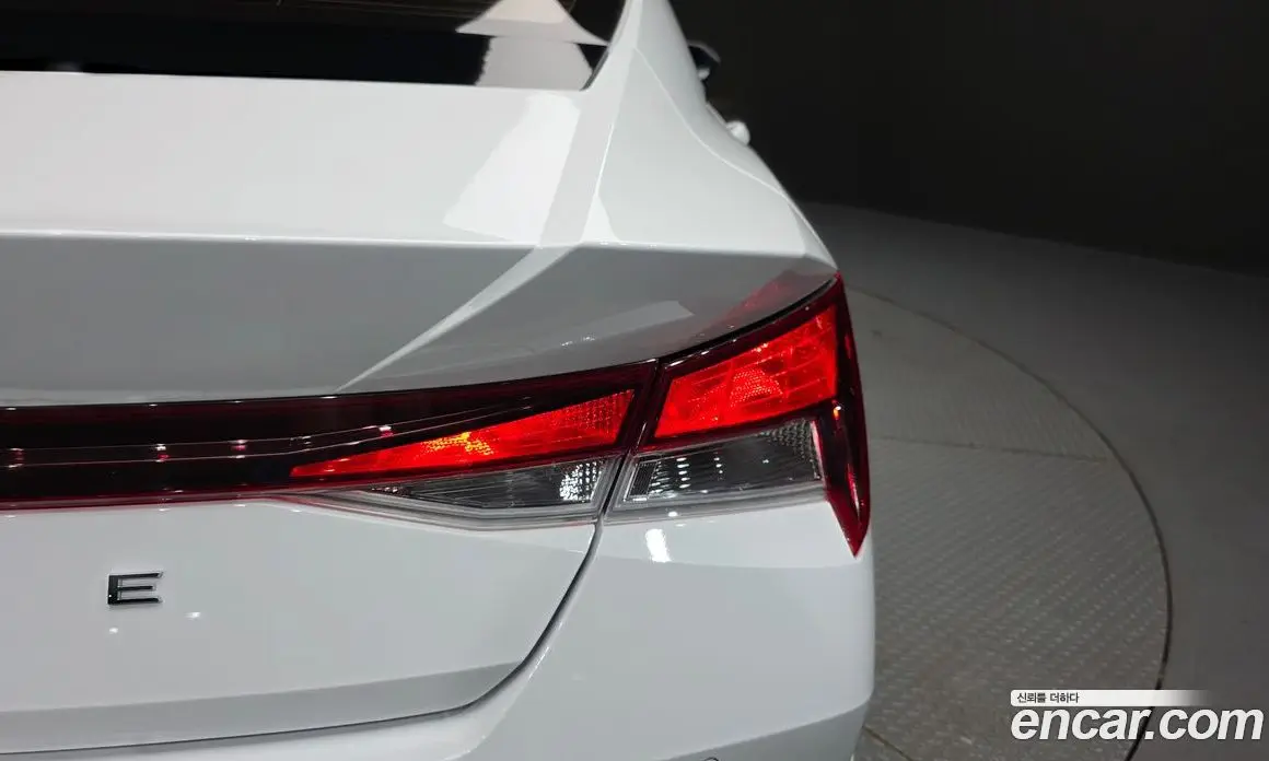 Hyundai Avante 2022 1.6 автомат (гидро), фото 9