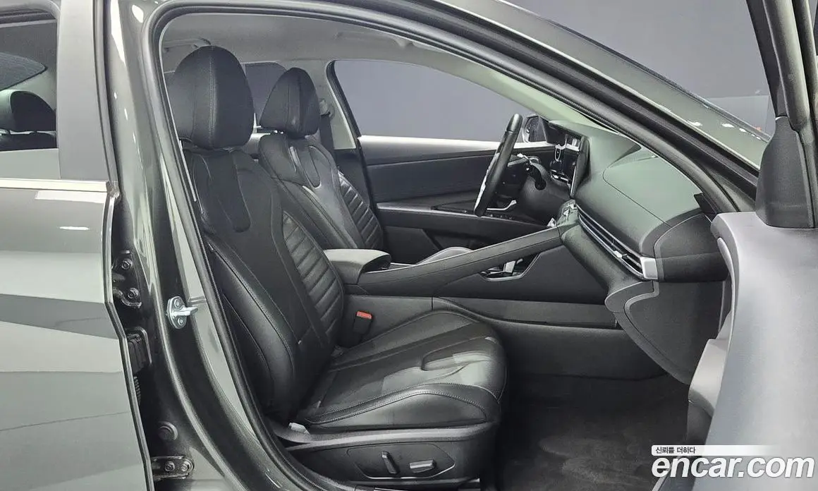 Hyundai Avante 2023 1.6 автомат (гидро), фото 15