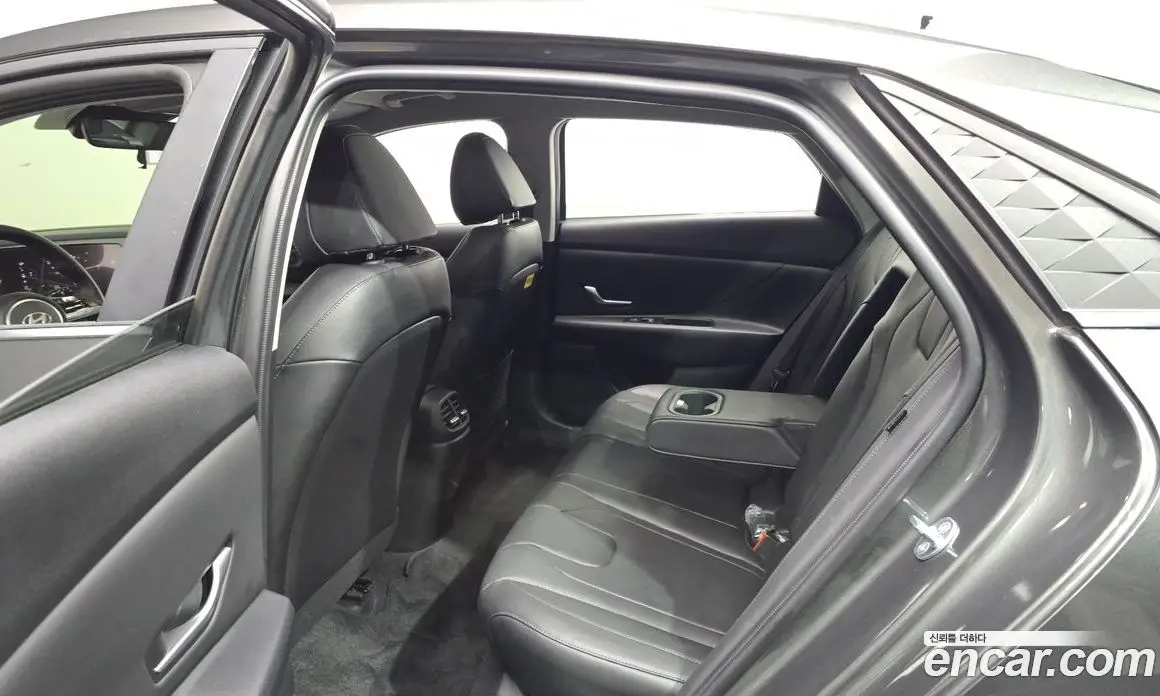 Hyundai Avante 2023 1.6 автомат (гидро), фото 16
