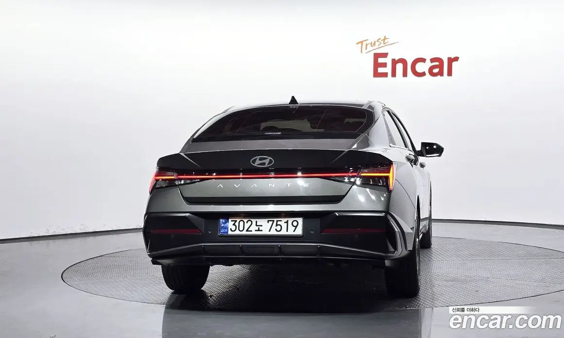Hyundai Avante 2023 1.6 автомат (гидро), фото 3