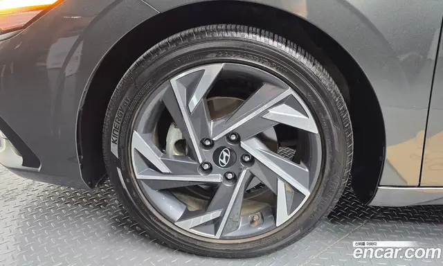 Hyundai Avante 2023 1.6 автомат (гидро), миниатюра 4