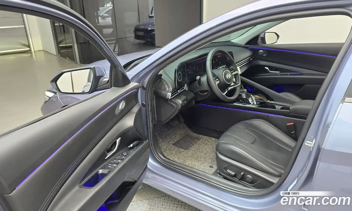 Hyundai Avante 2023 1.6 автомат (гидро), фото 13
