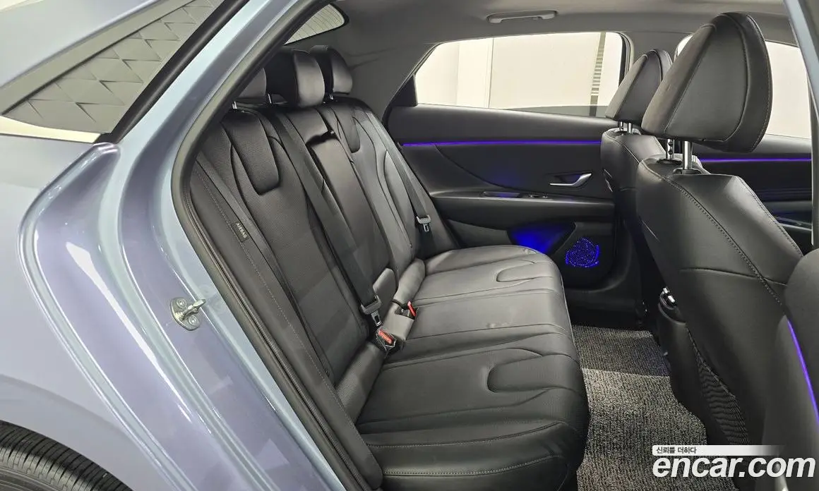 Hyundai Avante 2023 1.6 автомат (гидро), фото 17
