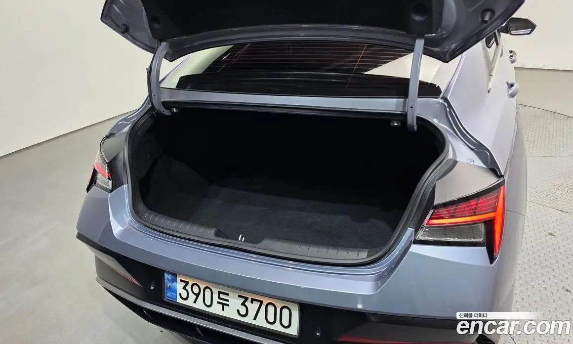 Hyundai Avante 2023 1.6 автомат (гидро), фото 33