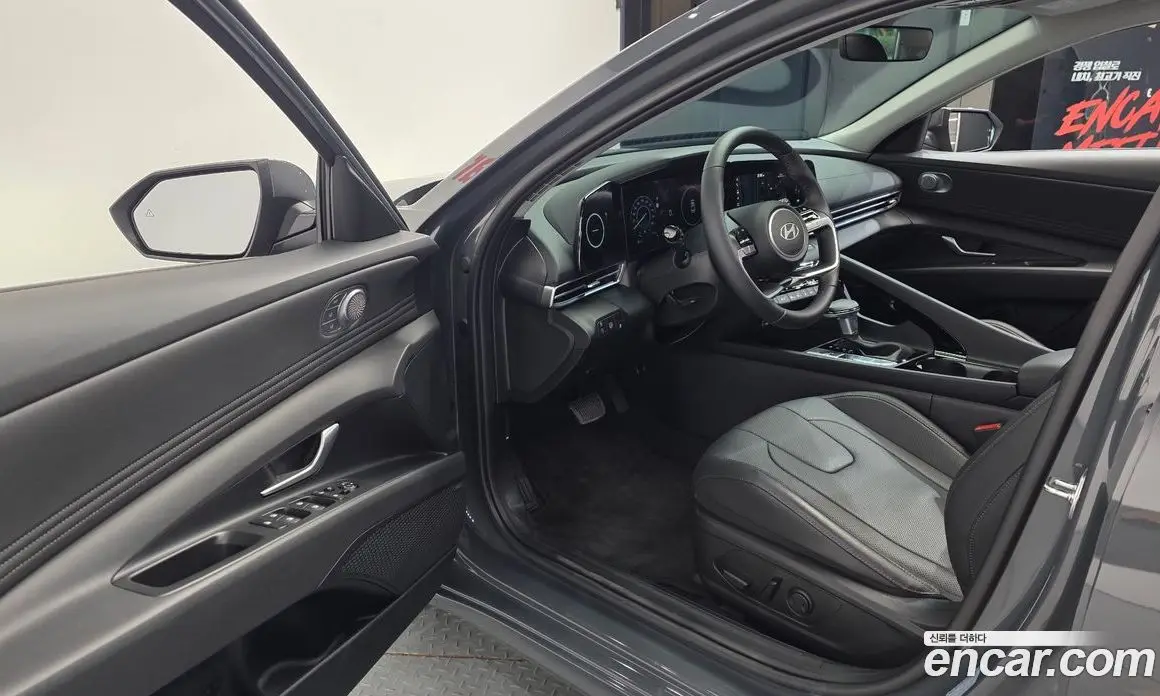 Hyundai Avante 2024 1.6 автомат (гидро), фото 13