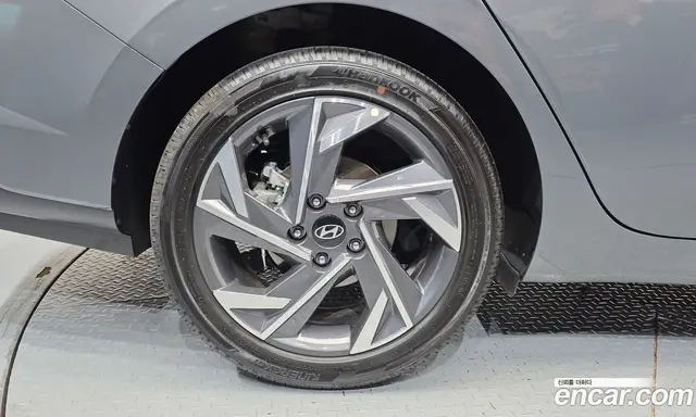 Hyundai Avante 2024 1.6 автомат (гидро), миниатюра 5