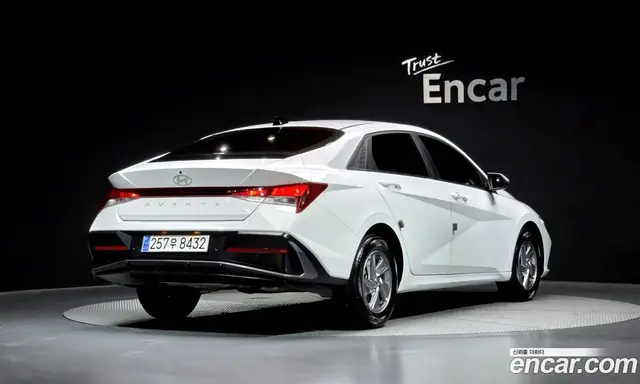 Hyundai Avante 2024 1.6 автомат (гидро), миниатюра 2