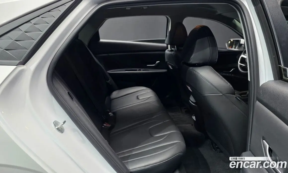Hyundai Avante 2024 1.6 автомат (гидро), фото 12