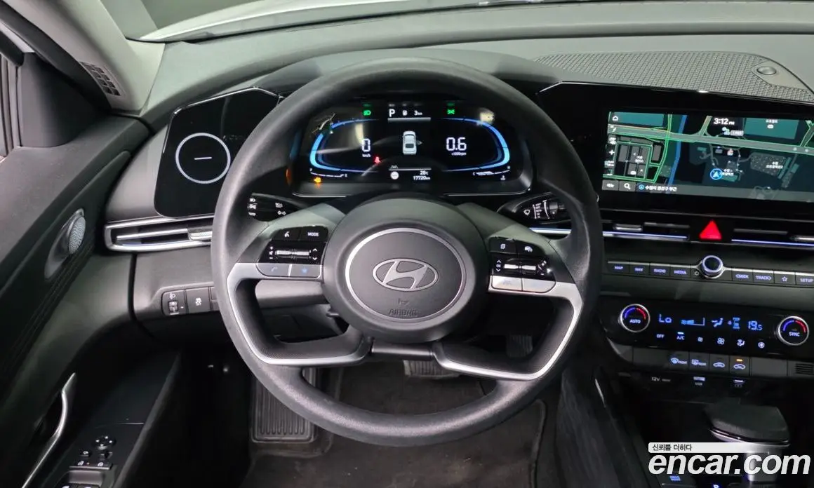 Hyundai Avante 2024 1.6 автомат (гидро), фото 13