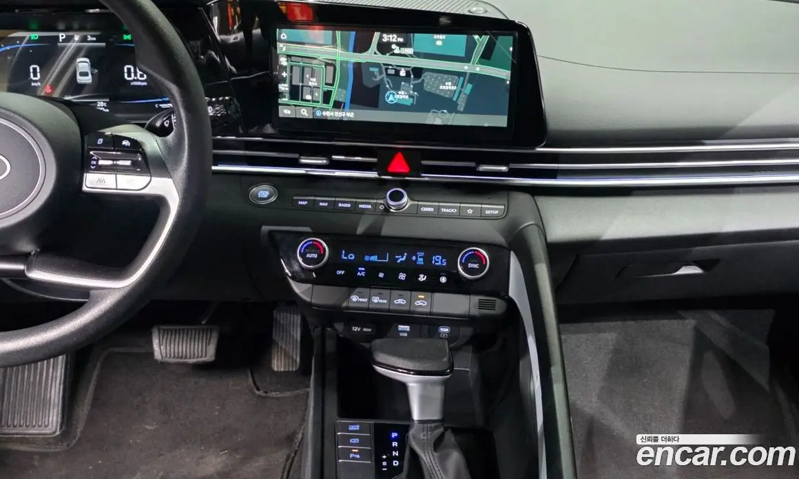 Hyundai Avante 2024 1.6 автомат (гидро), фото 14