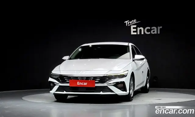Hyundai Avante 2024 1.6 автомат (гидро), миниатюра 3