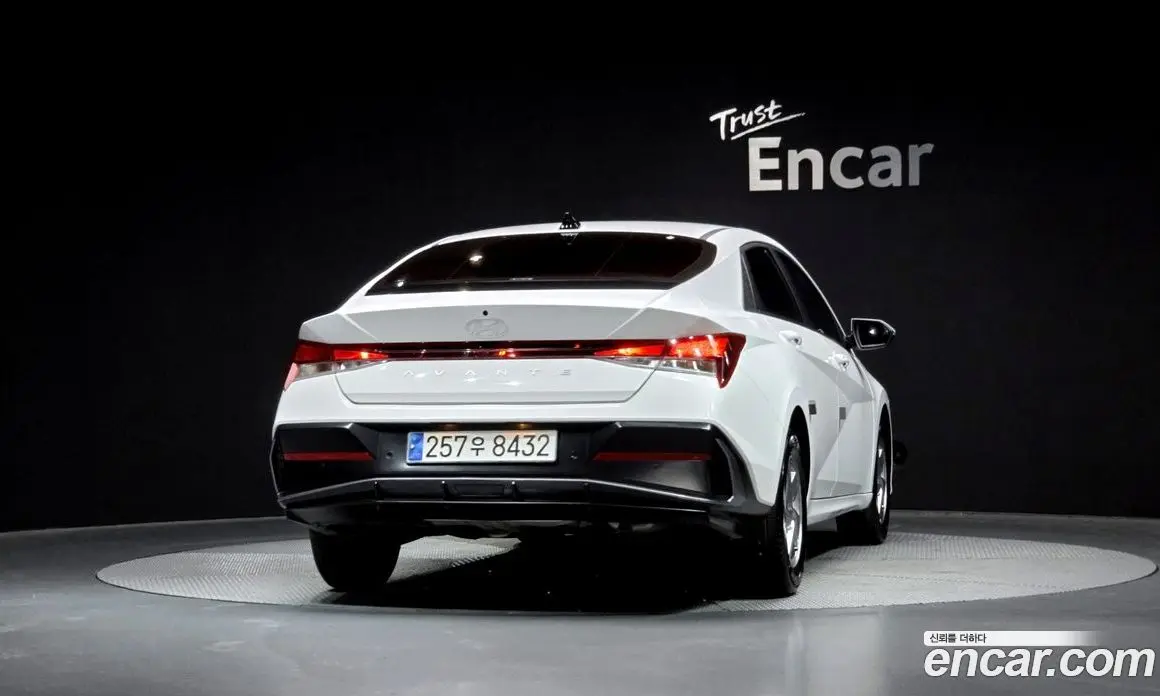 Hyundai Avante 2024 1.6 автомат (гидро), фото 4
