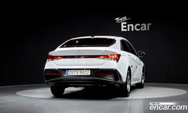 Hyundai Avante 2024 1.6 автомат (гидро), миниатюра 4
