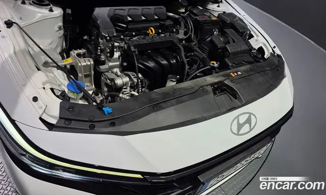 Hyundai Avante 2024 1.6 автомат (гидро), миниатюра 6