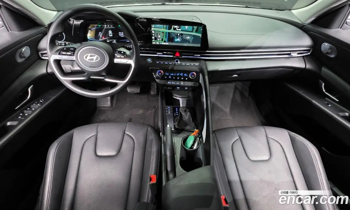 Hyundai Avante 2024 1.6 автомат (гидро), фото 7
