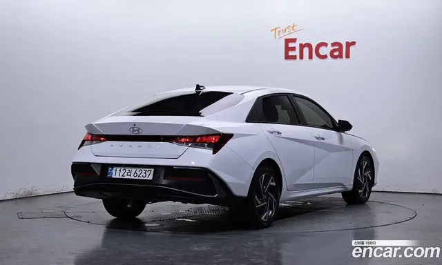 Hyundai Avante 2024 1.6 автомат (гидро), миниатюра 2