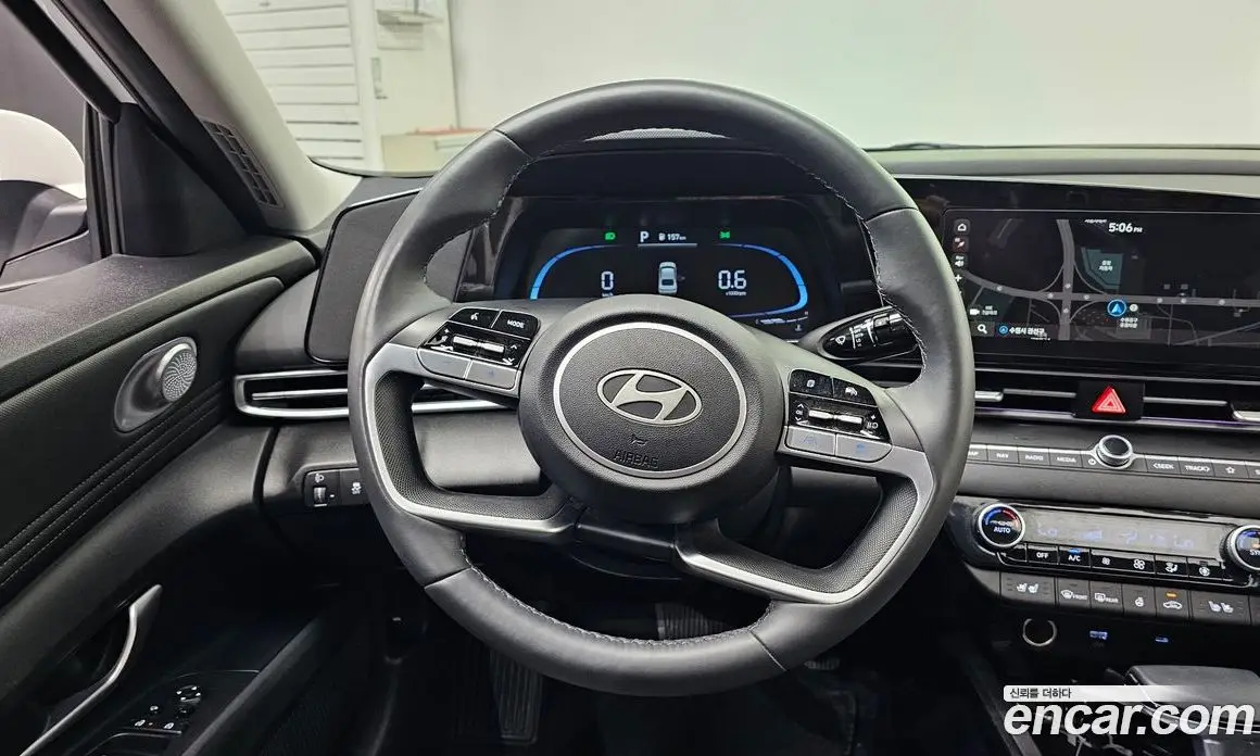 Hyundai Avante 2024 1.6 автомат (гидро), фото 13