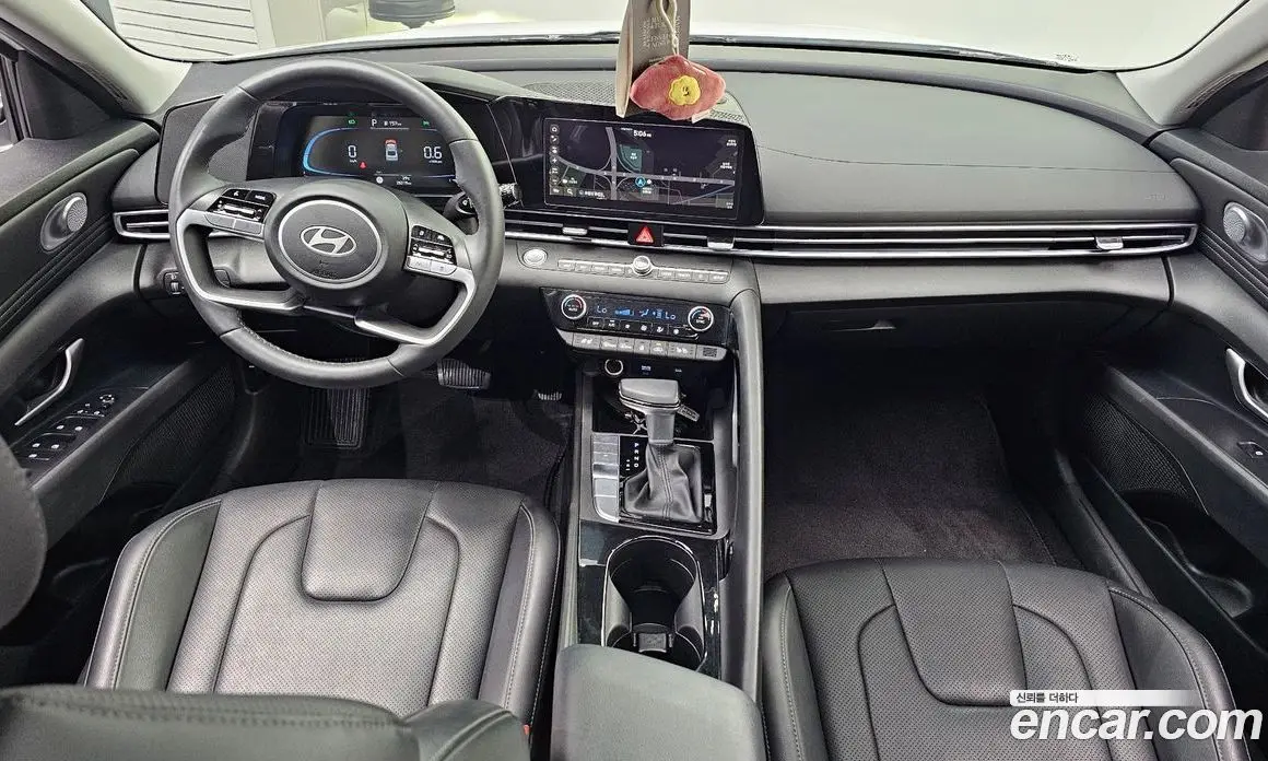 Hyundai Avante 2024 1.6 автомат (гидро), фото 7