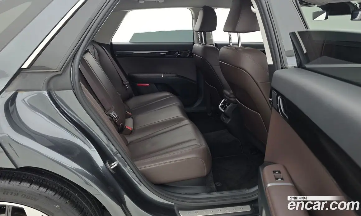 Hyundai Grandeur 2023 2.5 автомат (гидро), фото 11