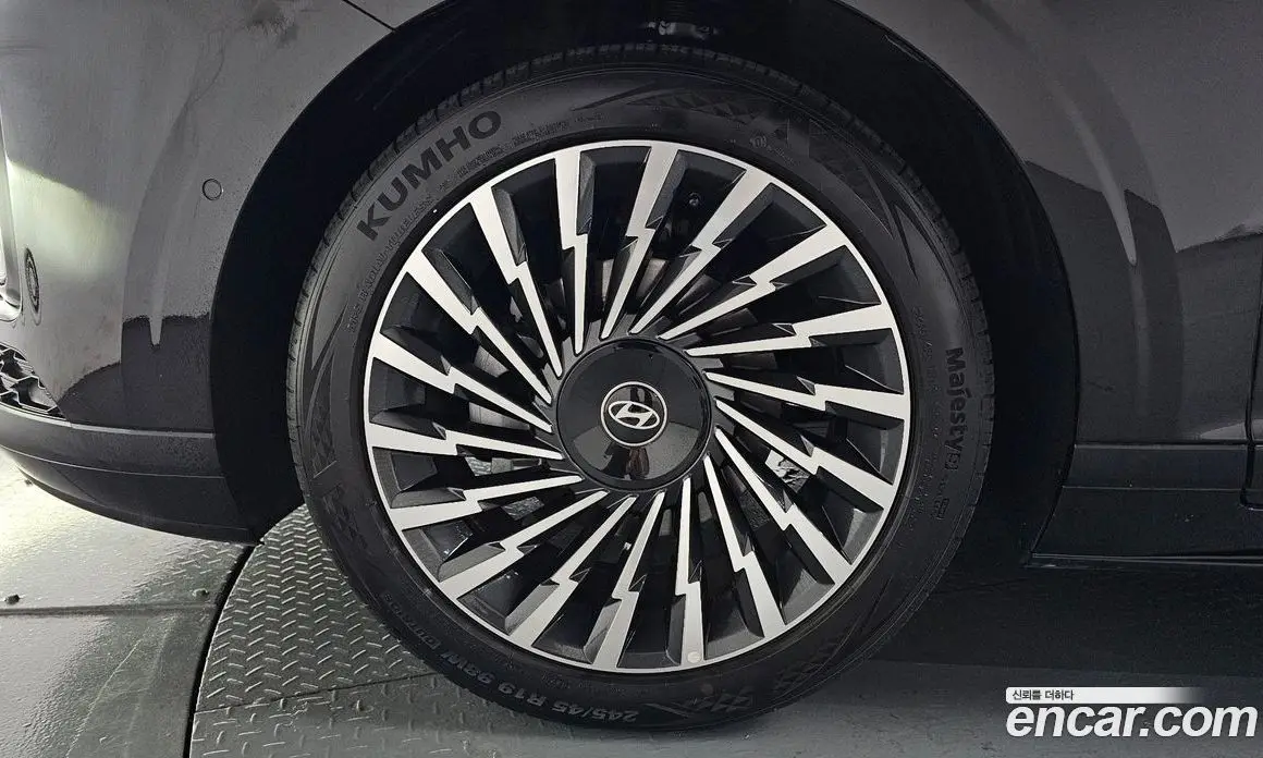 Hyundai Grandeur 2025 1.6 автомат (гидро), фото 4