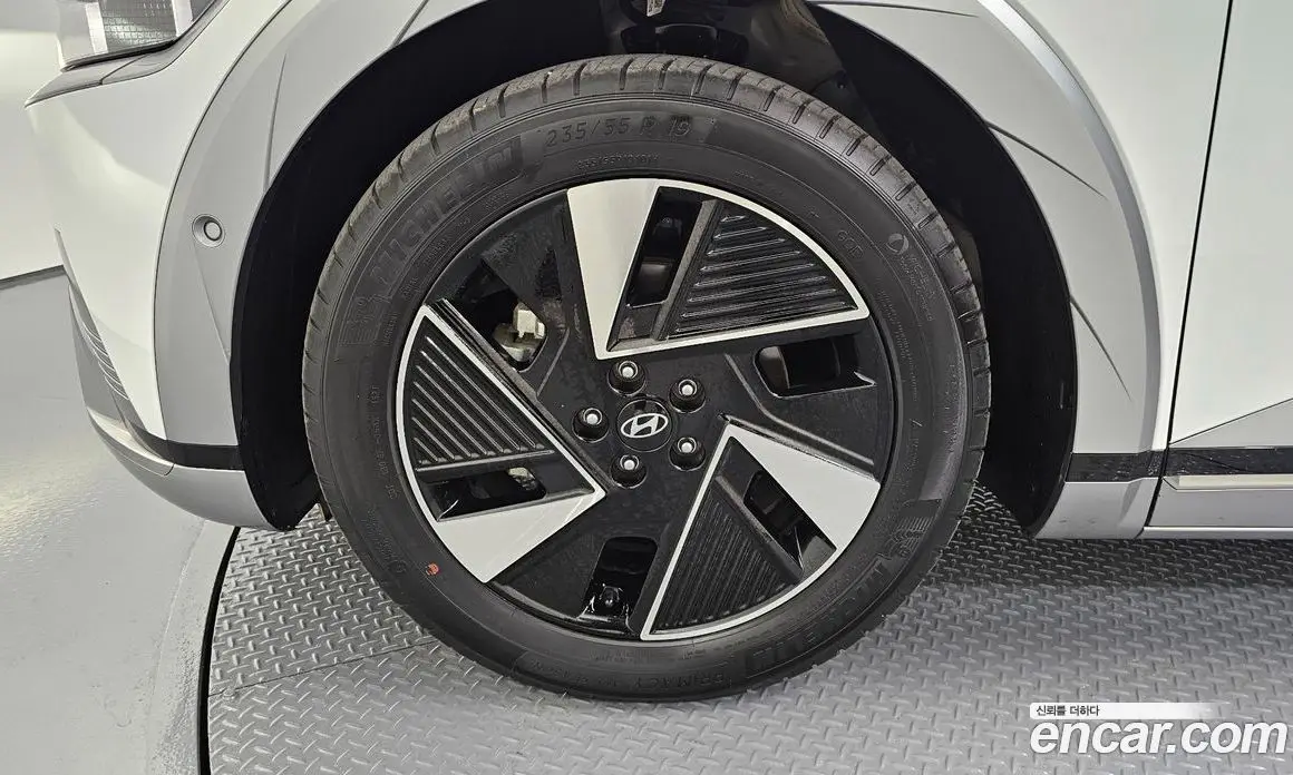 Hyundai Ioniq 5 2024 0.1 автомат (гидро), фото 5