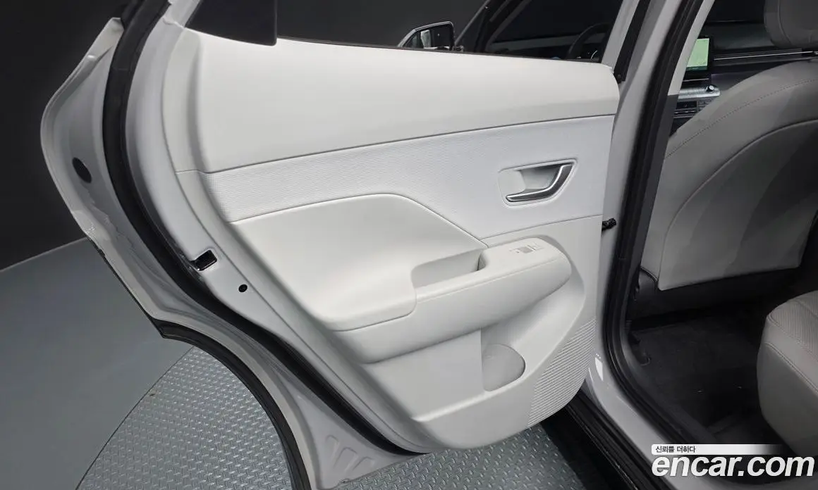 Hyundai Kona 2025 1.6 автомат (гидро), фото 15