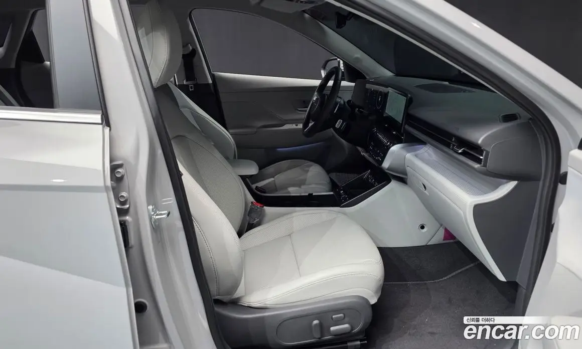 Hyundai Kona 2025 1.6 автомат (гидро), фото 17