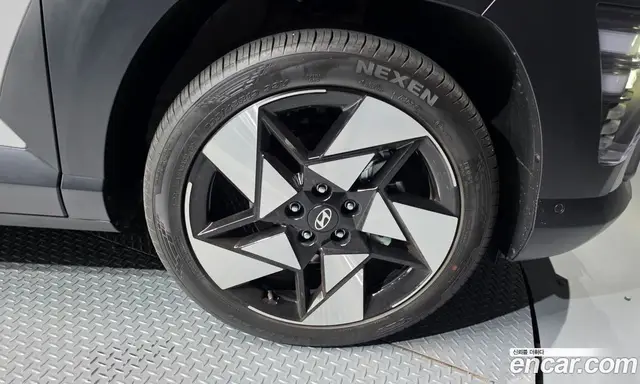 Hyundai Kona 2025 1.6 автомат (гидро), миниатюра 5