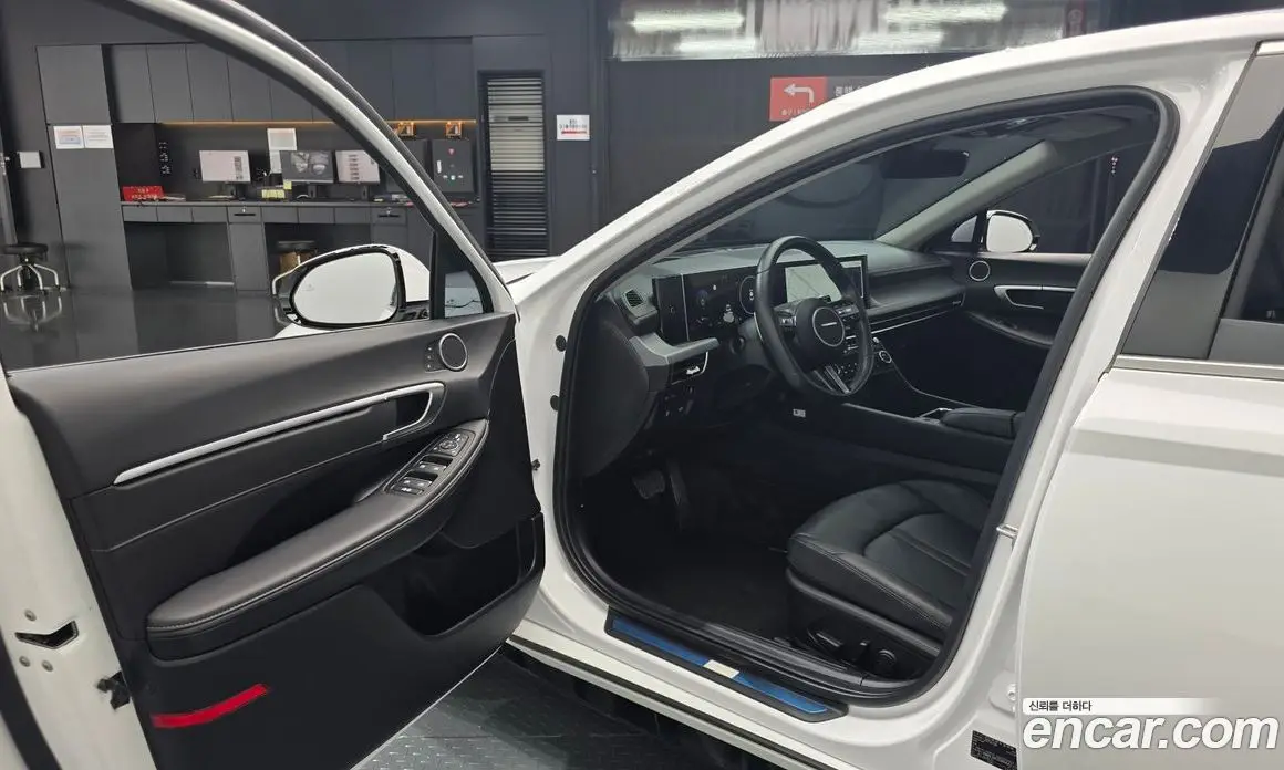 Hyundai Sonata 2024 2.0 автомат (гидро), фото 13