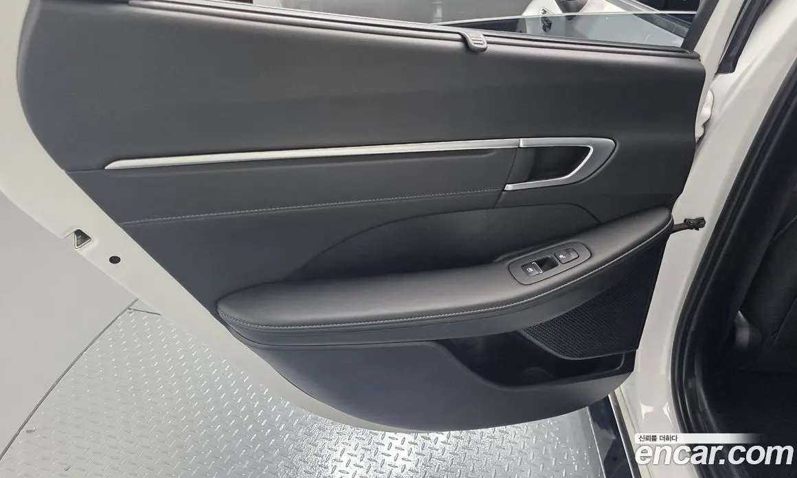 Hyundai Sonata 2024 2.0 автомат (гидро), фото 15