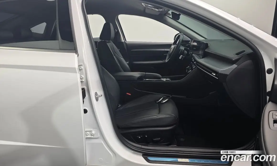 Hyundai Sonata 2024 2.0 автомат (гидро), фото 16