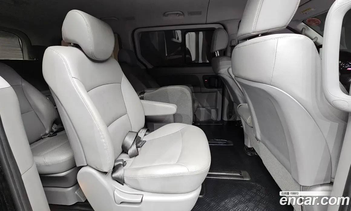 Hyundai Starex 2018 2.5 автомат (гидро), фото 12
