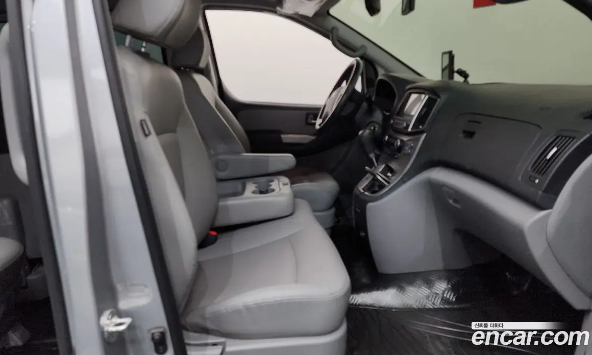 Hyundai Starex 2020 2.5 автомат (гидро), фото 16