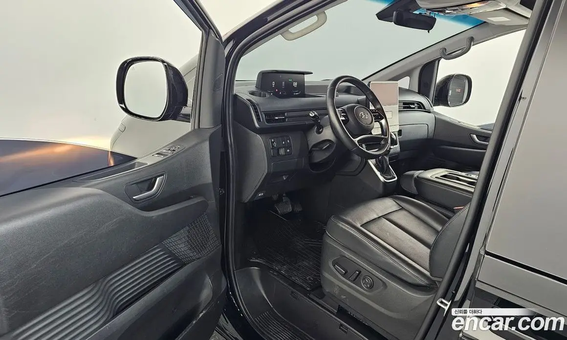 Hyundai Staria 2022 3.5 автомат (гидро), фото 13
