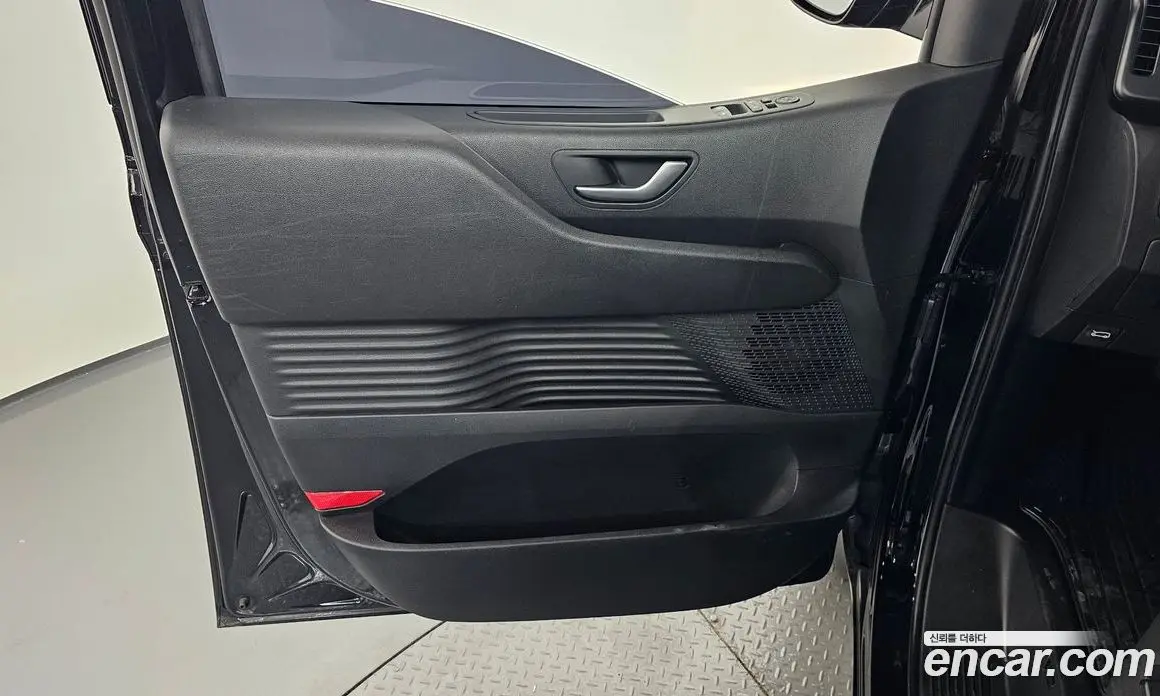 Hyundai Staria 2022 3.5 автомат (гидро), фото 14