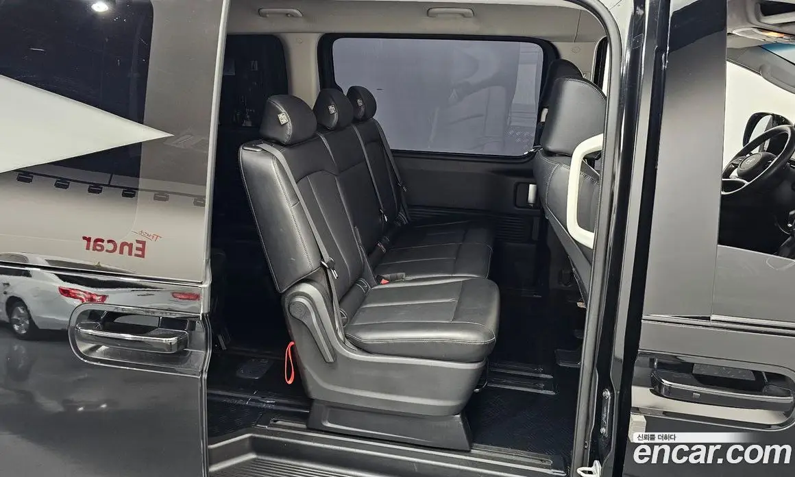 Hyundai Staria 2022 3.5 автомат (гидро), фото 17