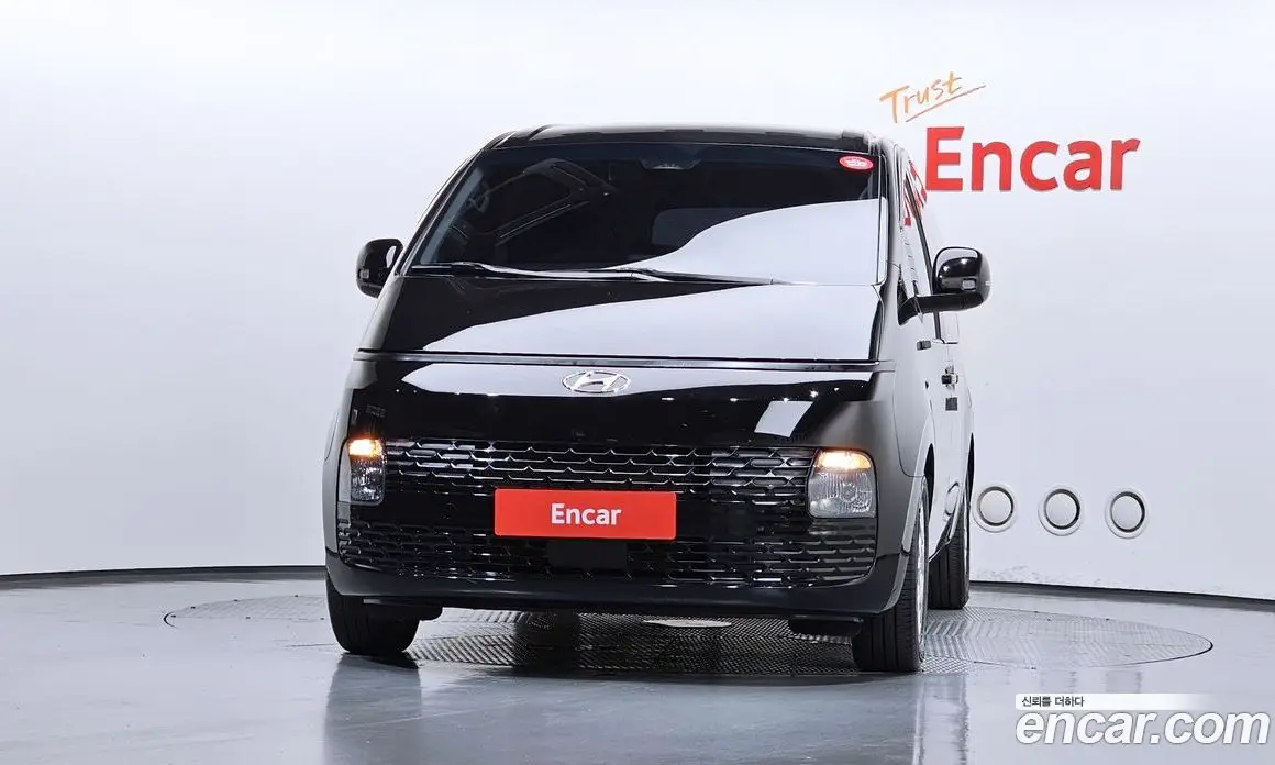 Hyundai Staria 2022 3.5 автомат (гидро), фото 3