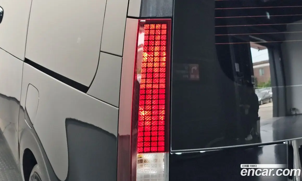 Hyundai Staria 2022 3.5 автомат (гидро), фото 9