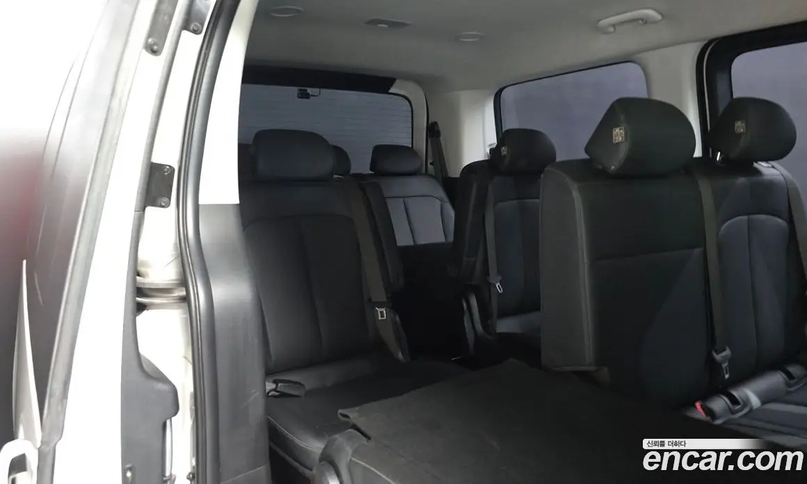 Hyundai Staria 2023 2.2 автомат (гидро), фото 17