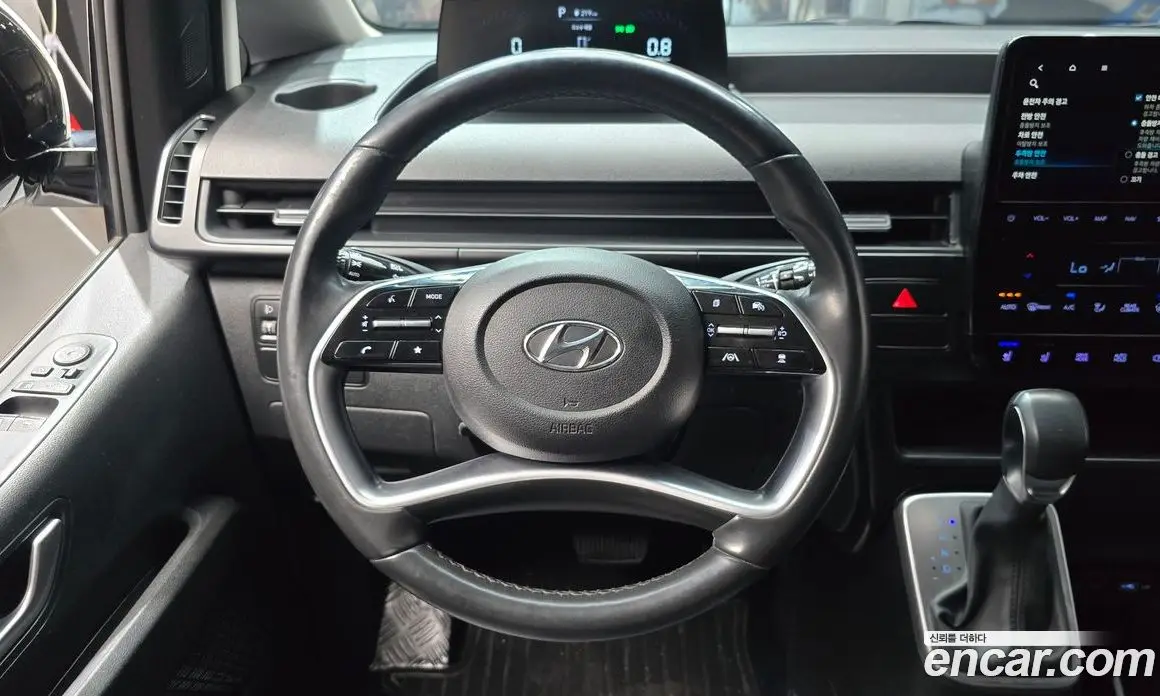 Hyundai Staria 2023 2.2 автомат (гидро), фото 19