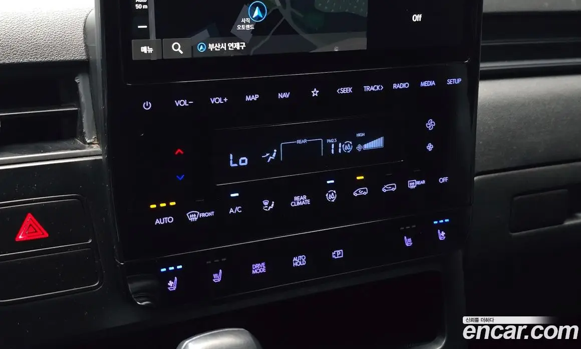 Hyundai Staria 2023 2.2 автомат (гидро), фото 22