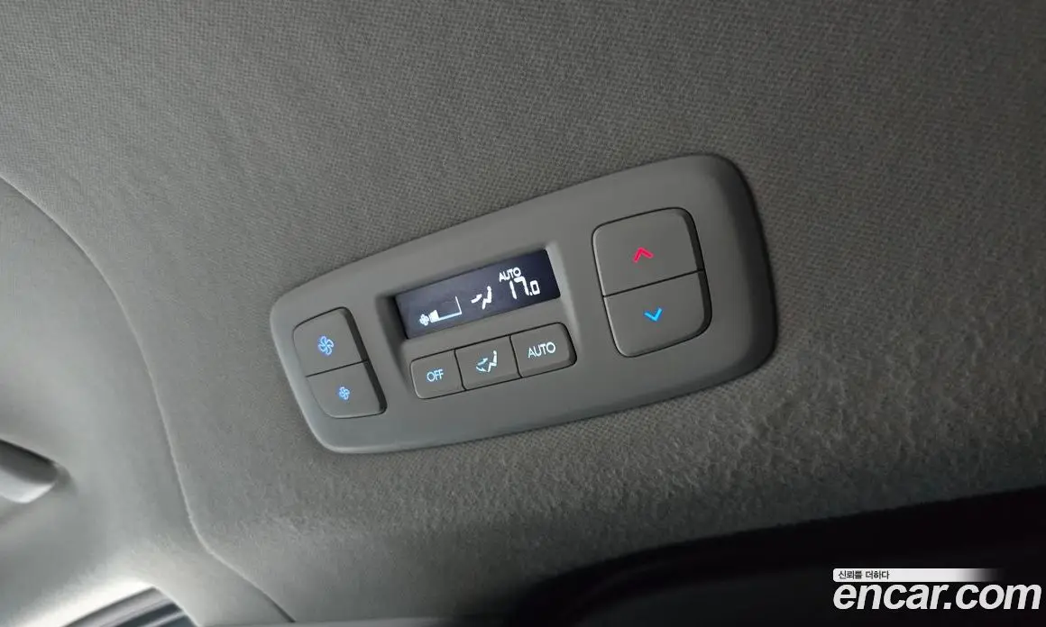 Hyundai Staria 2023 2.2 автомат (гидро), фото 27