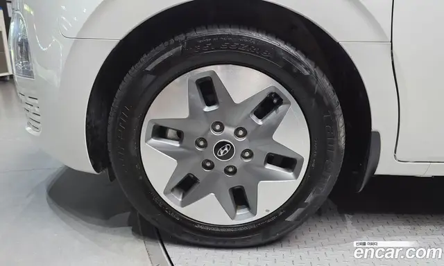 Hyundai Staria 2023 2.2 автомат (гидро), миниатюра 5