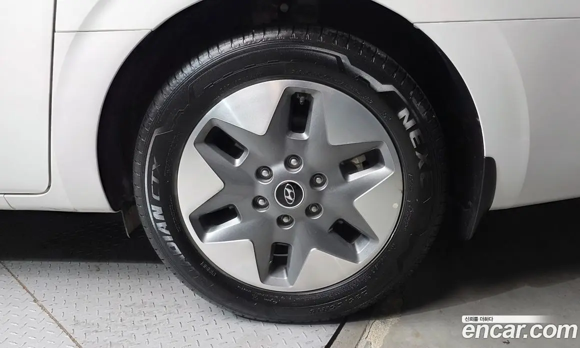 Hyundai Staria 2023 2.2 автомат (гидро), фото 7