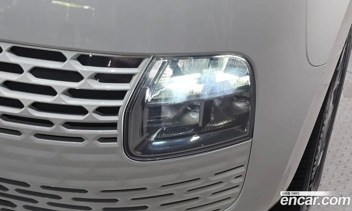 Hyundai Staria 2023 2.2 автомат (гидро), фото 8