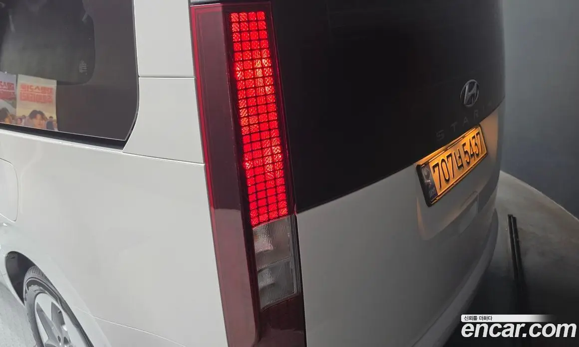 Hyundai Staria 2023 2.2 автомат (гидро), фото 9