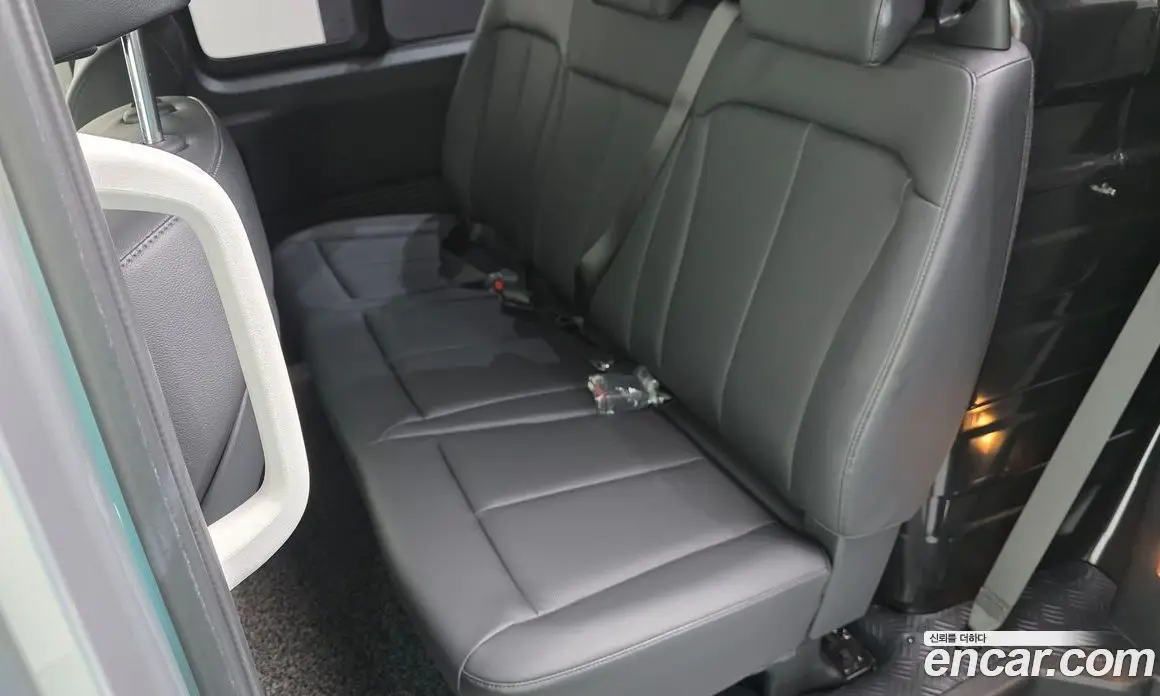 Hyundai Staria 2023 3.5 автомат (гидро), фото 28